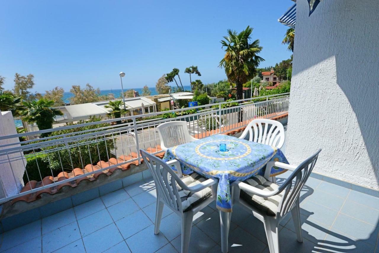 Beautiful Apartments First Row To The Sea Poreč Eksteriør bilde